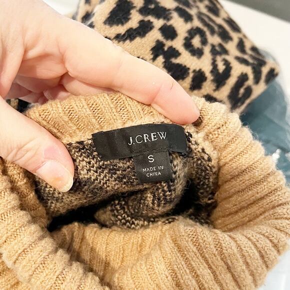 J. Crew Turtleneck Sweater Leopard Print in Supersoft Yarn Tan Black Small - Picture 2 of 5